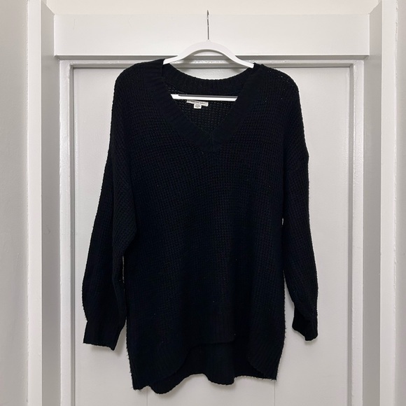 American Eagle Black V-Neck Sweater Size Small - Picture 1 of 5